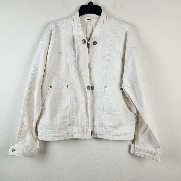 Free People OB407552 White Distressed Tennis Denim Jacket M Oversized Boho - Picture 3 of 9